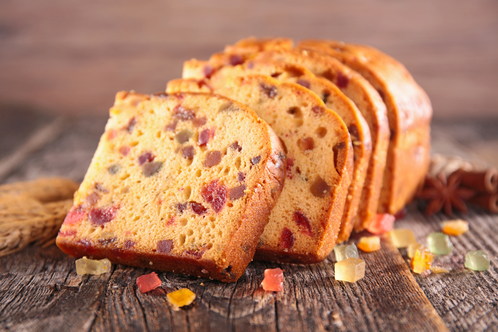 pastel de miel con frutas